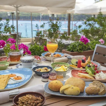 krevet i doručak Diana 4*